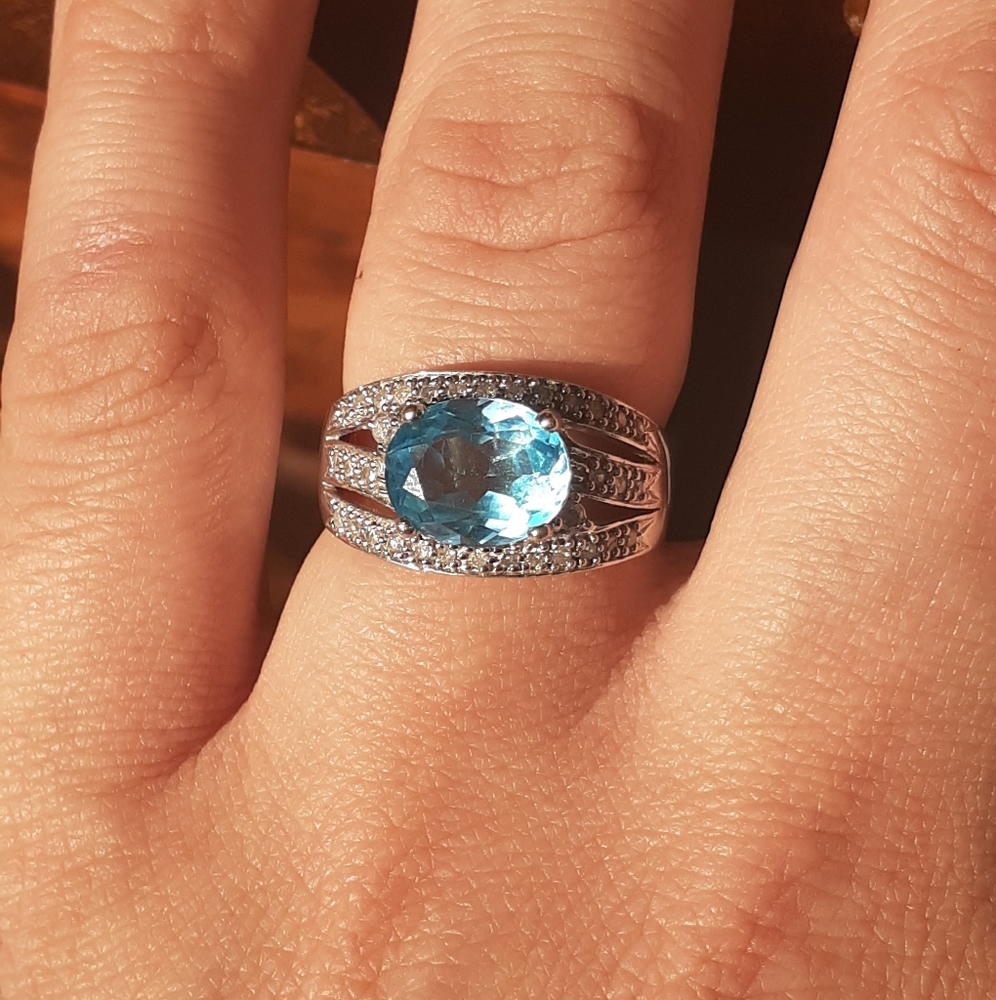 Genuine Blue Topaz 10kt White Gold Band